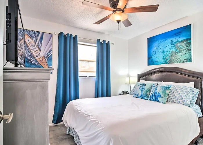 Updated Condo Near Beach Ideal Walkable Location!