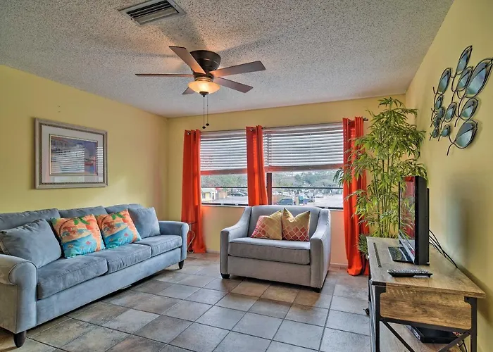 Updated Condo Near Beach Ideal Walkable Location!
